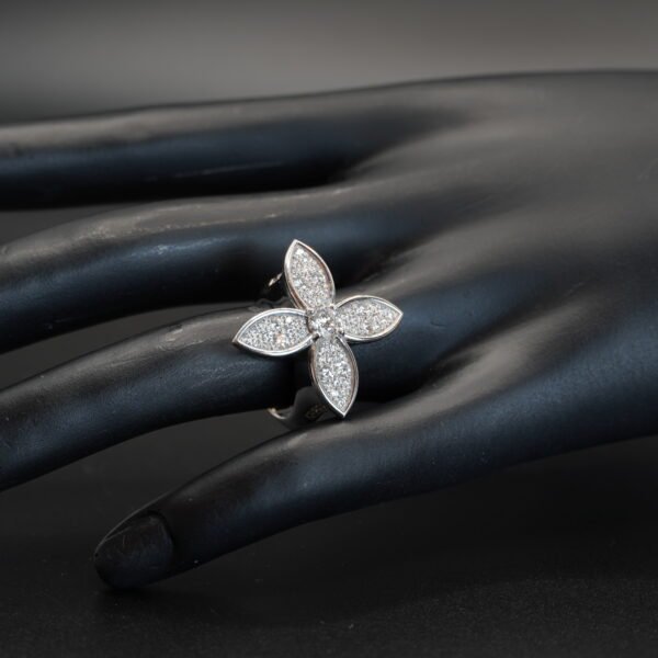 Bague Fleur Or Blanc joaillerie Cannes