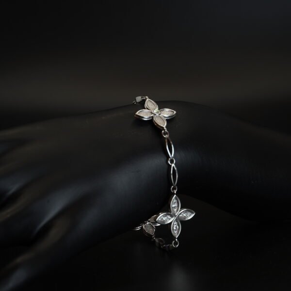 Bracelet Modèle “Trèfle” joaillerie Cannes