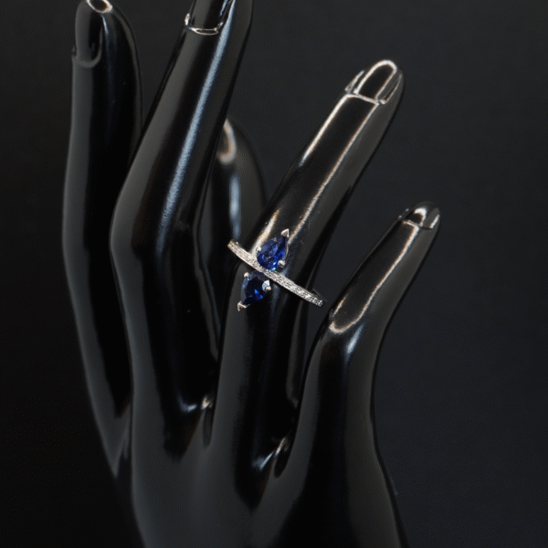 Bague Or Gris Saphirs Poires et Diamants Brillants joaillerie Cannes