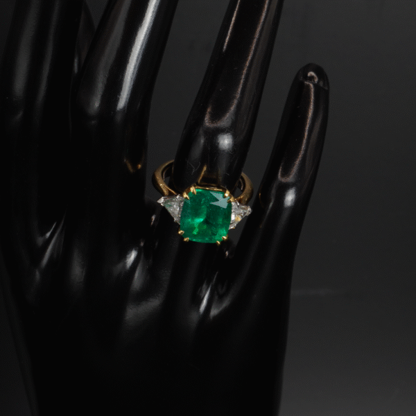 Bague Émeraude Diamants joaillerie Cannes