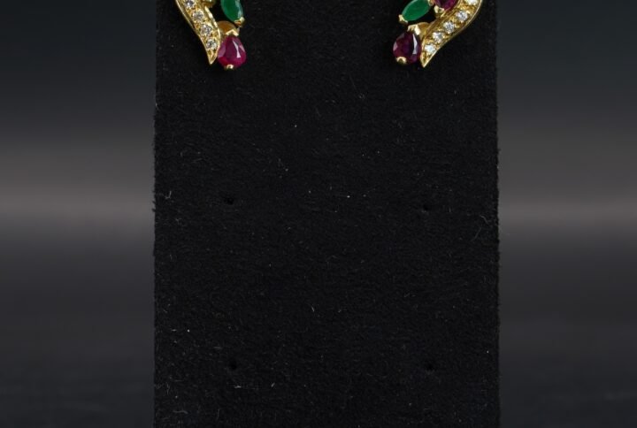 Boucles d’oreilles Saphirs Rubis Émeraudes et Diamants joaillerie Cannes
