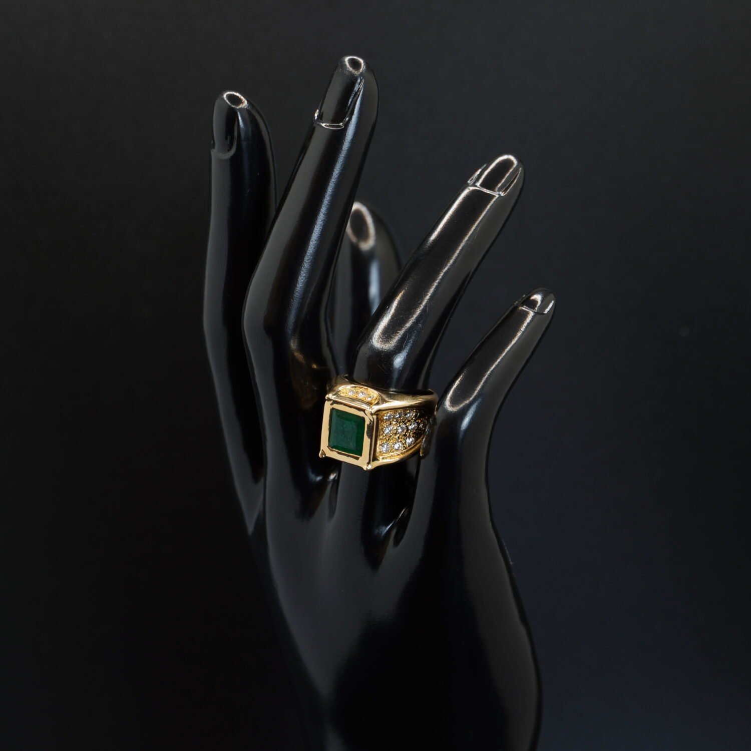 Bague Émeraude, Occasion