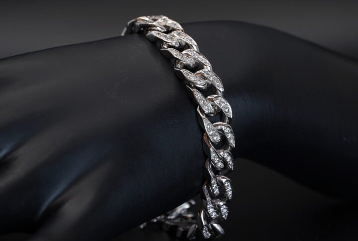 Bracelet Maille Gourmette Or Gris et Diamants joaillerie Cannes