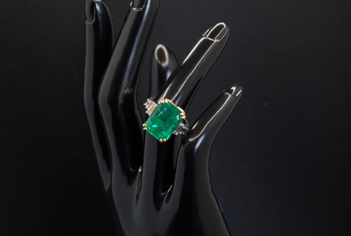 Bague Émeraude et Diamants joaillerie Cannes