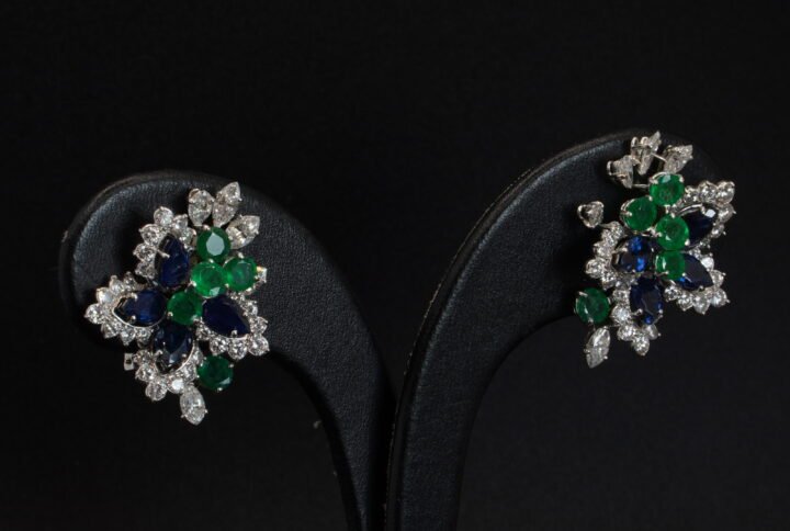 Boucles d’oreilles Émeraudes Saphirs et Diamants joaillerie Cannes