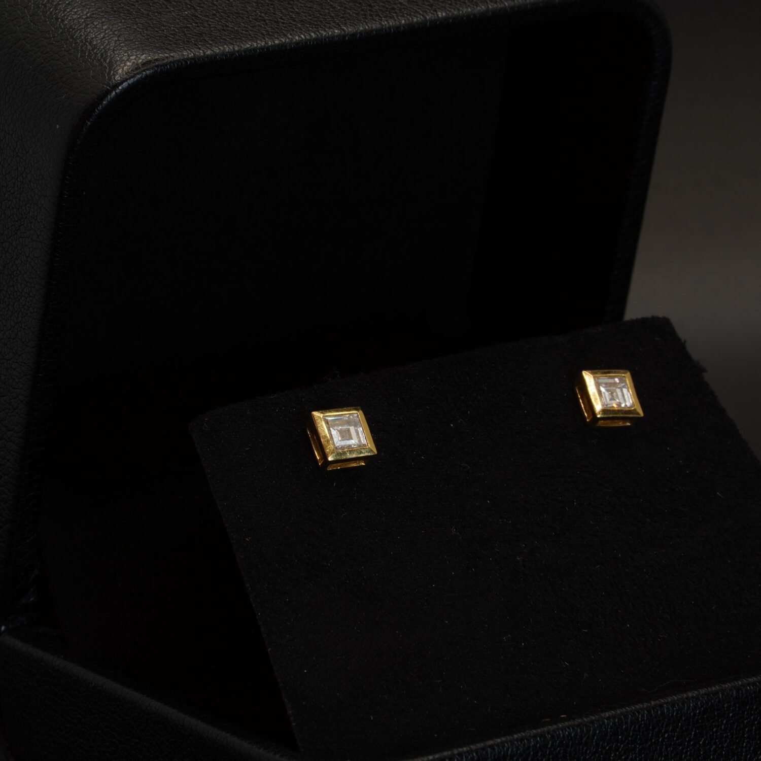 Clous d’oreilles Diamants Carrés, Occasion