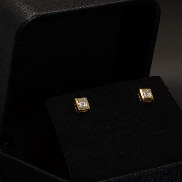 Clous d’oreilles Diamants Carrés joaillerie Cannes