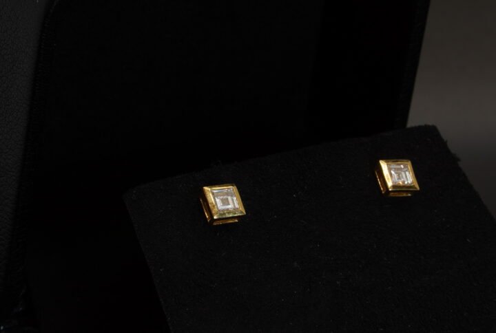 Clous d’oreilles Diamants Carrés joaillerie Cannes