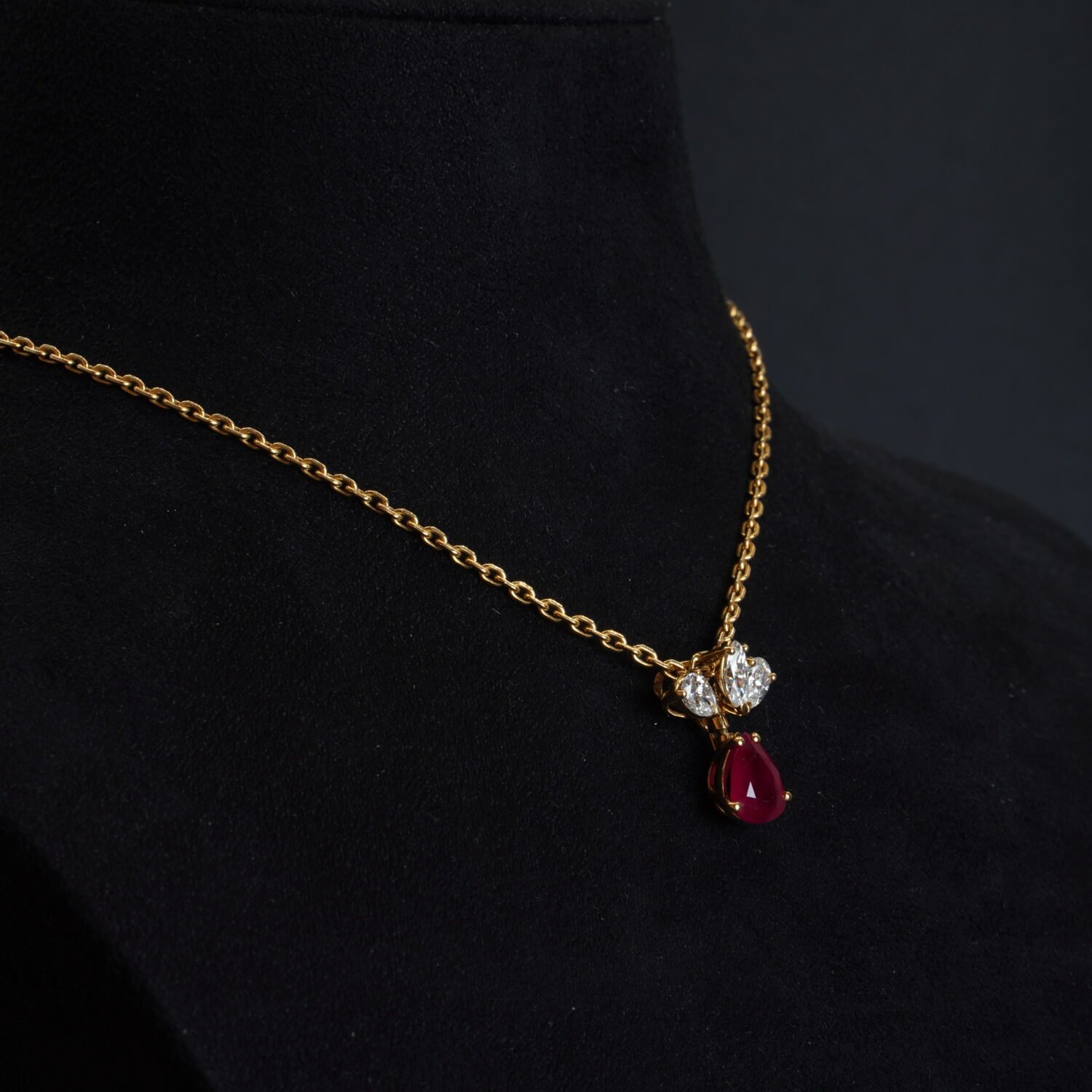 Pendentif Diamants et Rubis Poire