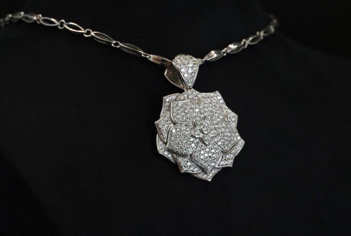 Pendentif Rosace joaillerie Cannes