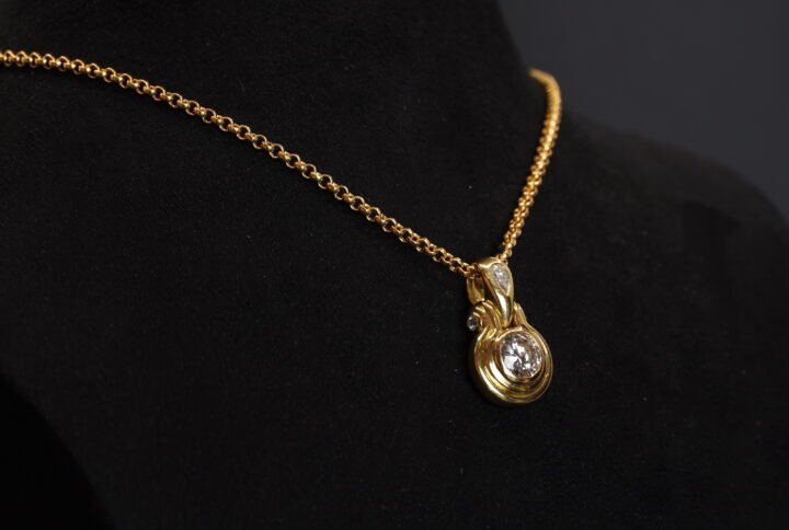 Pendentif Diamant Brillant joaillerie Cannes