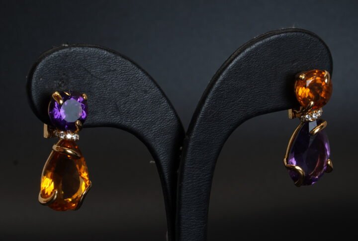 Pendants d’oreilles signés Chanel joaillerie Cannes