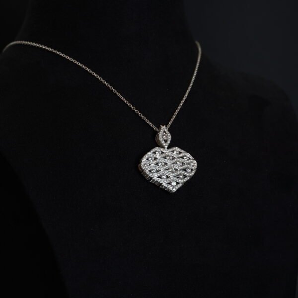 Pendentif Coeur en Or Blanc et Brillants, signé Waskoll, Occasion joaillerie Cannes