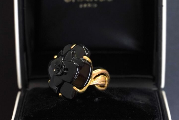 Bague “CHANEL – Camélia”, Occasion joaillerie Cannes